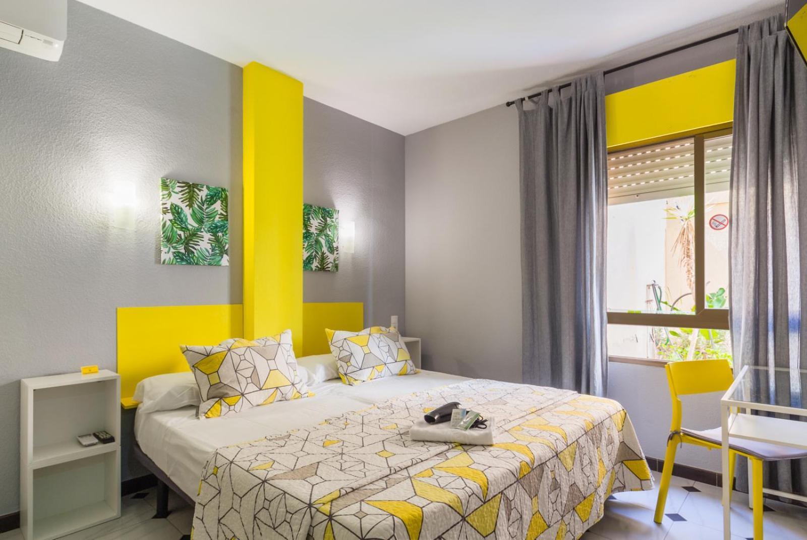 Hostal Tropical Almunecar Luaran gambar
