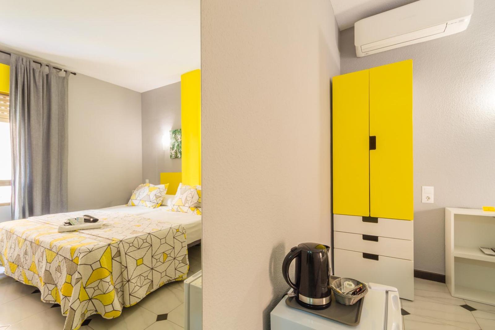 Hostal Tropical Almunecar Luaran gambar