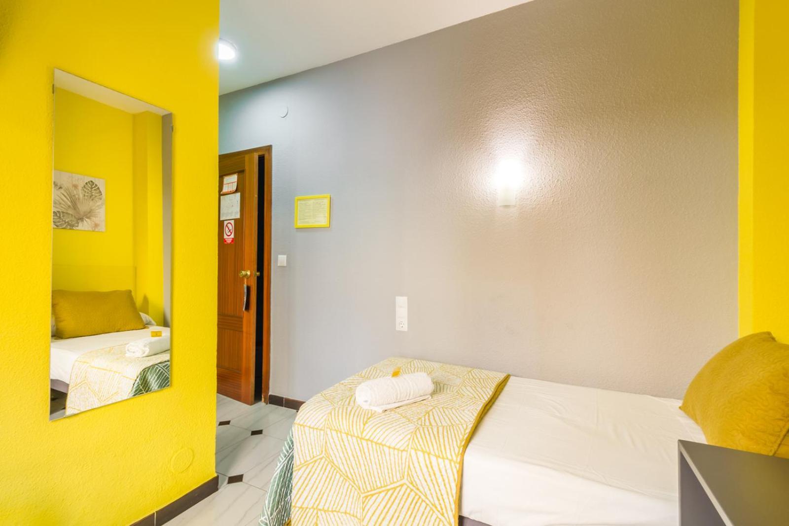 Hostal Tropical Almunecar Luaran gambar